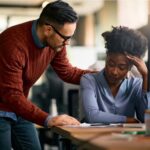 沉默勝過千言：心理健康如何影響員工在職場上的沉默 